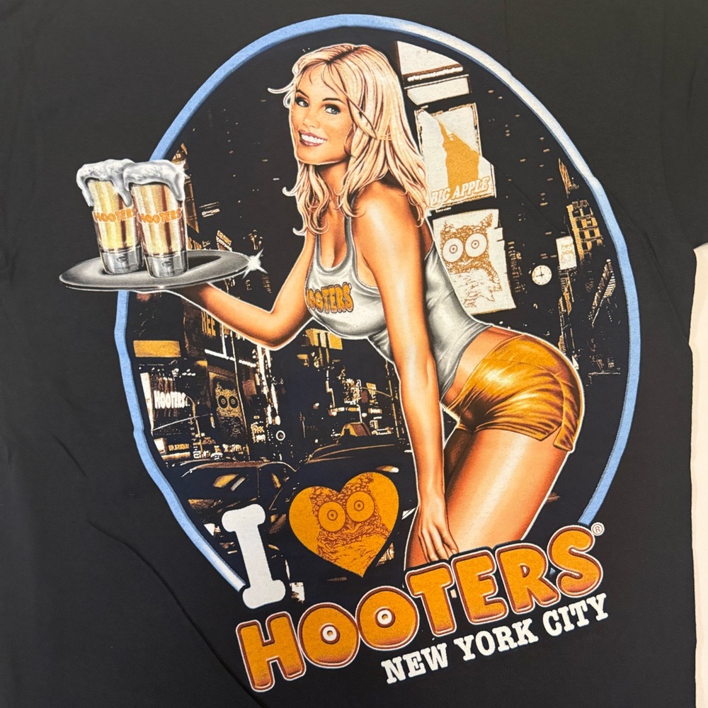 Hooters New York City tee shirt black small NWOT